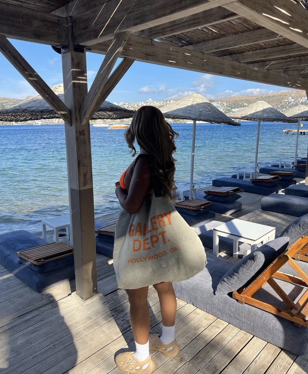 onlyforjaede's tweet photo. Foreign luxury🔱 #travel #model #contentmaker #internationalhoe #single #bagchaser #viral #like #share https://t.co/FGbulmBz5Y