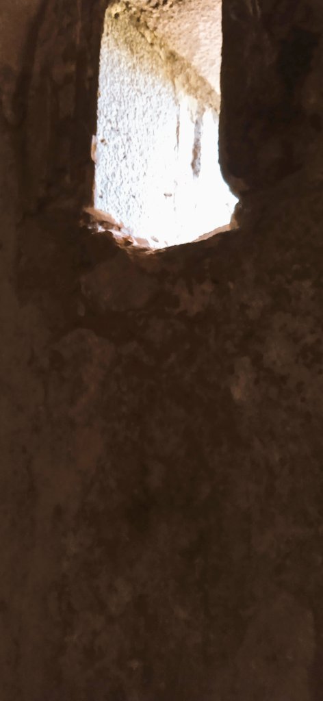 Chapio41's tweet photo. Quand le fort royal se dévoile : découverte du four et de la vue imprenable depuis le cachot 🙃 #JEP2022 #IleSainteMarguerite #Cannes #masquedefer #CotedAzurFrance https://t.co/BuhC6JY8ba