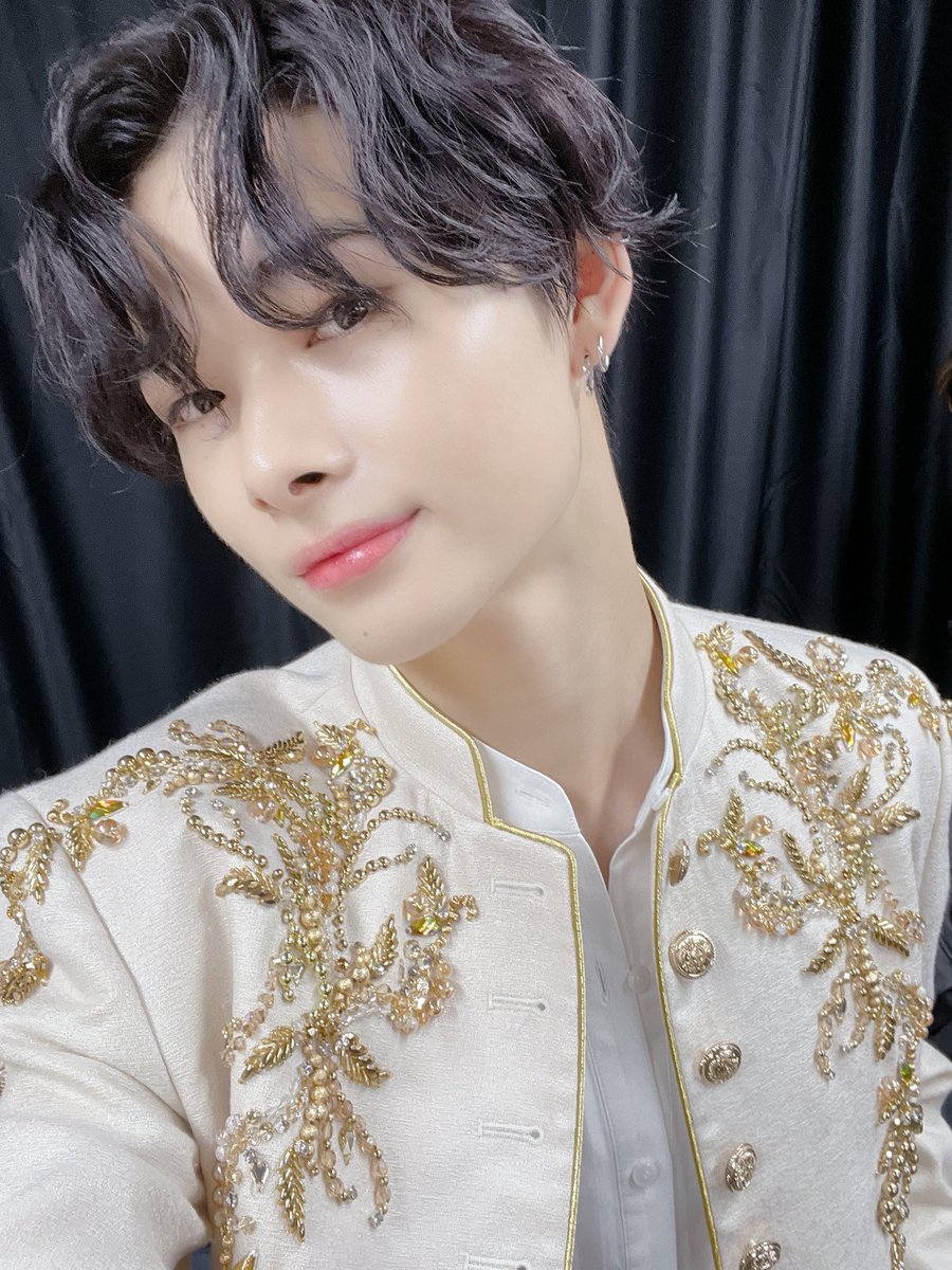 _enhaluvss's tweet photo. Actualización Weverse

Trad: Engene~ Hoy fue muy divertido 🥲
También fue un día en el que me di cuenta de que engene era mi todo.
Muchas gracias por siempre apoyarme y quererme.
Creo que nunca olvidaré los momentos felices que sentí hoy.
(+) https://t.co/4bRrV8cP0y