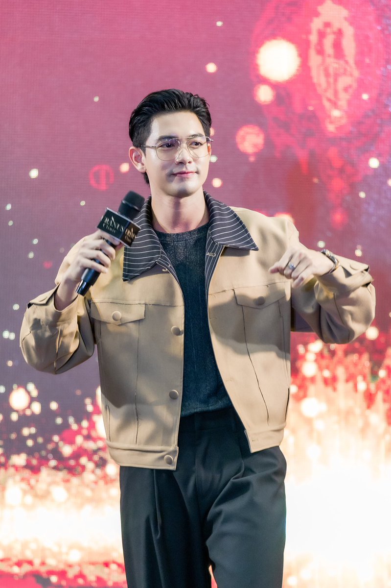 ch_model's tweet photo. ฝันดี #เข้มหัสวีร์  

Cr : @aorumm https://t.co/ZyLFvgq0Gu