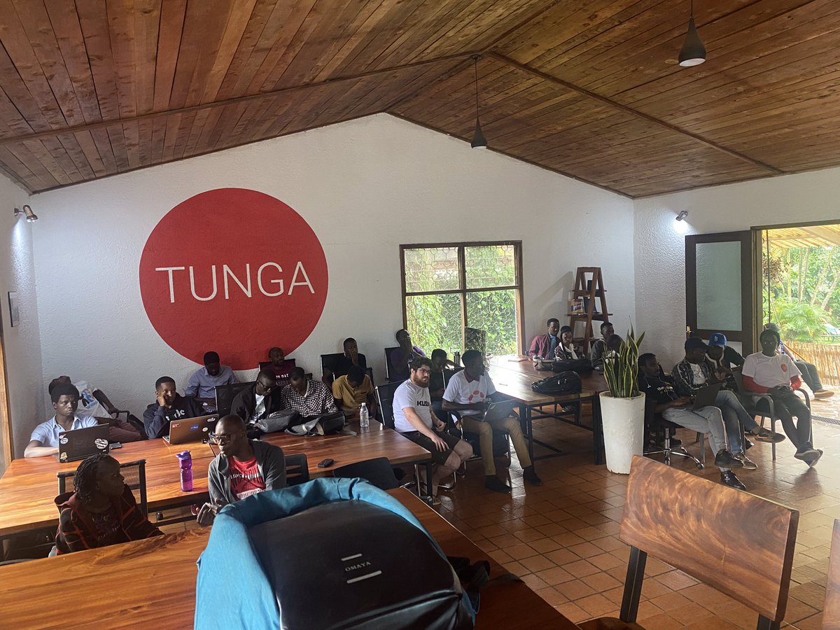 0xblockbunch's tweet photo. The turnout at the @CeloOrg EVM developer meeting was amazing.
Thanks to @CeloUganda and @tunga_io for making this a success. https://t.co/IQb38CiKHz
