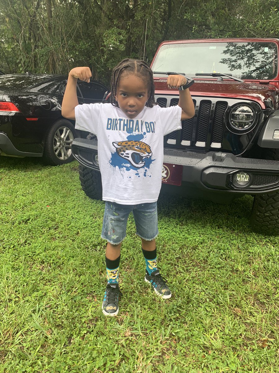 Mrs. Smiley tweet media