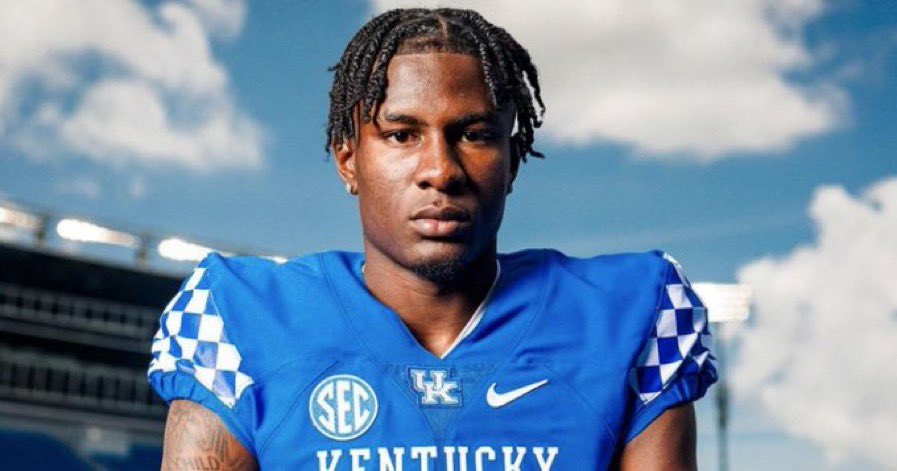 CB1_TheFiend's tweet photo. 🚨Prediction🚨

2023’ 5’11 4🌟 WR Karmello English 

@CB1_TheFiend-Kentucky
@sorkness_troy-Kentucky

#1 WR in Alabama, was the highest ranked recruit for @AuburnFootball before he decommited Wednesday‼️👀 https://t.co/QLpyFw0jRK