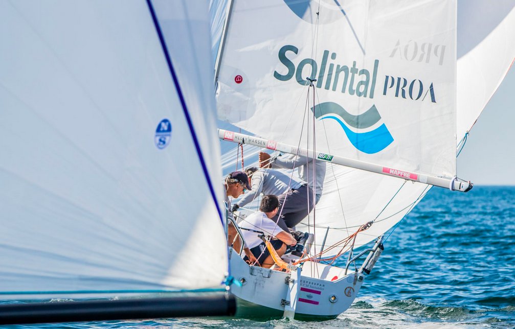 RegatasRCMS's tweet photo. El equipo del #RCMS "Solintal Sailing Team", con Ignacio Camino como patrón, se sube al tercer escalón del podio en el Campeonato de 🇪🇸de #J80 en Baiona.
🔝⛵🔝
Enhorabuena equipo
#OrgulloRCMS
📷: Rosana Calvo/@mrcybaiona https://t.co/cblwsxXDoQ