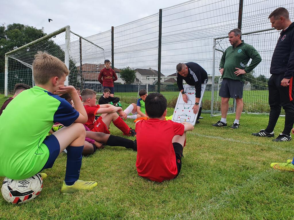 SparkyC91's tweet photo. 👏 Well done to the 2️⃣0️⃣ coaches who completed @FAICoachEd National D Licence in Longford today. Thanks to the league for hosting &amp; providing players &amp; @GrahamKane19 for his support 🤓⚽️ #lifelonglearning https://t.co/HlpnwRHKnn