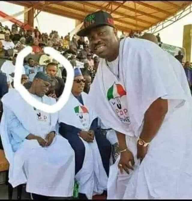 fkeyamo's tweet photo. They are all human, after all. We don’t mock people when they show natural human traits. It’s not a sign of weakness. They may have stayed up late the previous night for our sake! https://t.co/DEU1UGZxqD