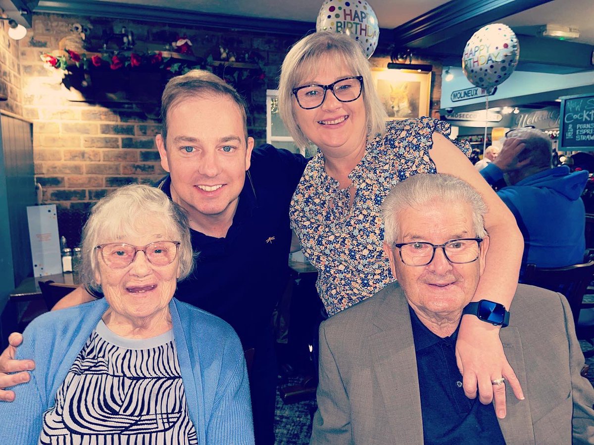 Dazzling Dave ✨ tweet media