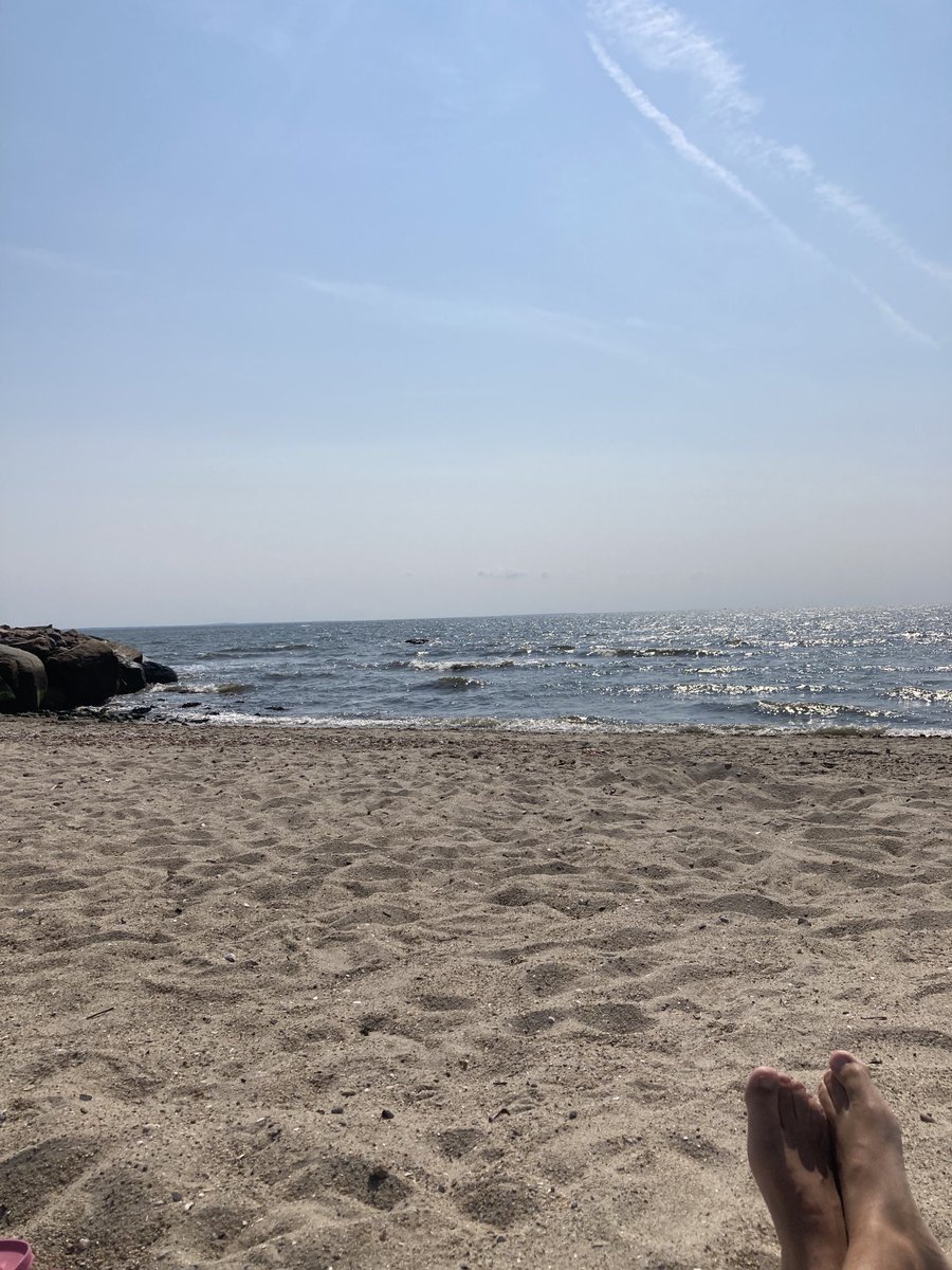 Christo92633182's tweet photo. Trying to get in as many beach days as possible. โ๏ธ๐ #ctbeaches #indiantownoldsaybrookct https://t.co/S26H8NnYIB