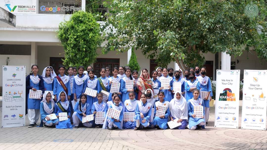 TechValleyPak's tweet photo. Along with the interesting activities, students experienced how, through coding, they can develop interactive games!
Special thanks to @Google for making this happen and @SindhGovt for supporting this initiative! (2/2)
#CSFirst #Coding #Programming #EarlyAge #Karachi https://t.co/rQudOgOkb0