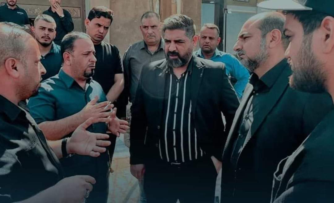 FalahAlHilali's tweet photo. النائب الدكتور فلاح الهلالي والنائب الدكتور علاء الركابي يشاركان في مجلس عزاء الشيخ د.اقبال دوحان رحمه الله في محافظة الديوانية، والذي توفي جراء الضرب والتعذيب بعد يوم على اعتقاله من قبل قوة يدعى بأنها تابعة إلى أمن الحش.د الشعبي، حيث شارك الهلالي العزاء وقراءة سورة الفاتحة https://t.co/XPr9iMRPNp