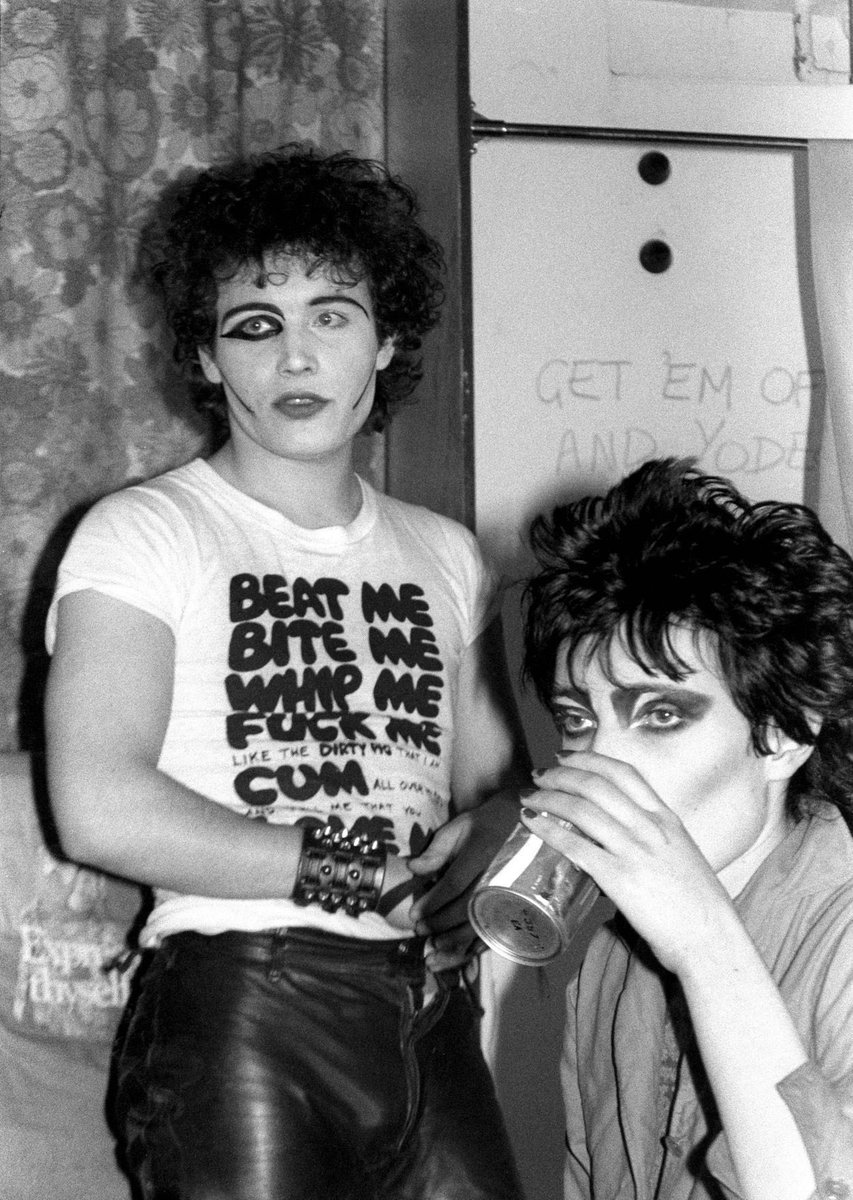 AssPartyJones's tweet photo. obsessed with this picture of Adam Ant and Siouxsie Sioux https://t.co/6o5rbPWNb0