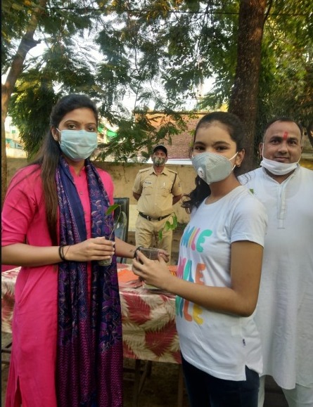 luhar_payal's tweet photo. Be the change you want to see. Help us make a solution. Donate. 
#pustakdaan #aashraya #donate #education https://t.co/7MMahH9ghA
