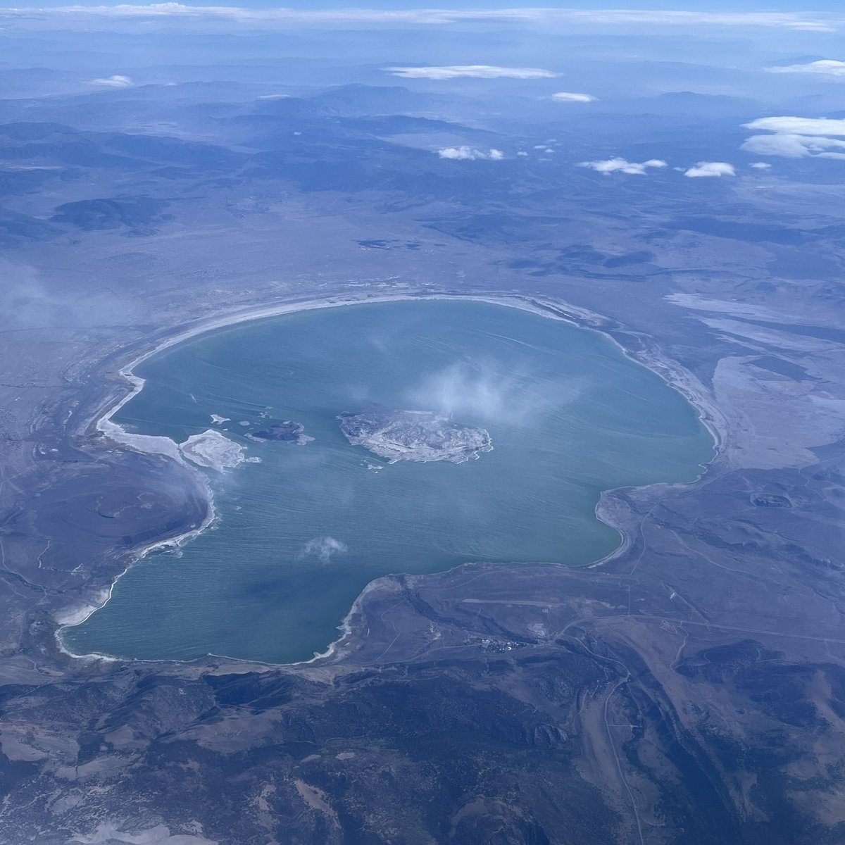 Mono Lake from AS1421 #iflyalaska