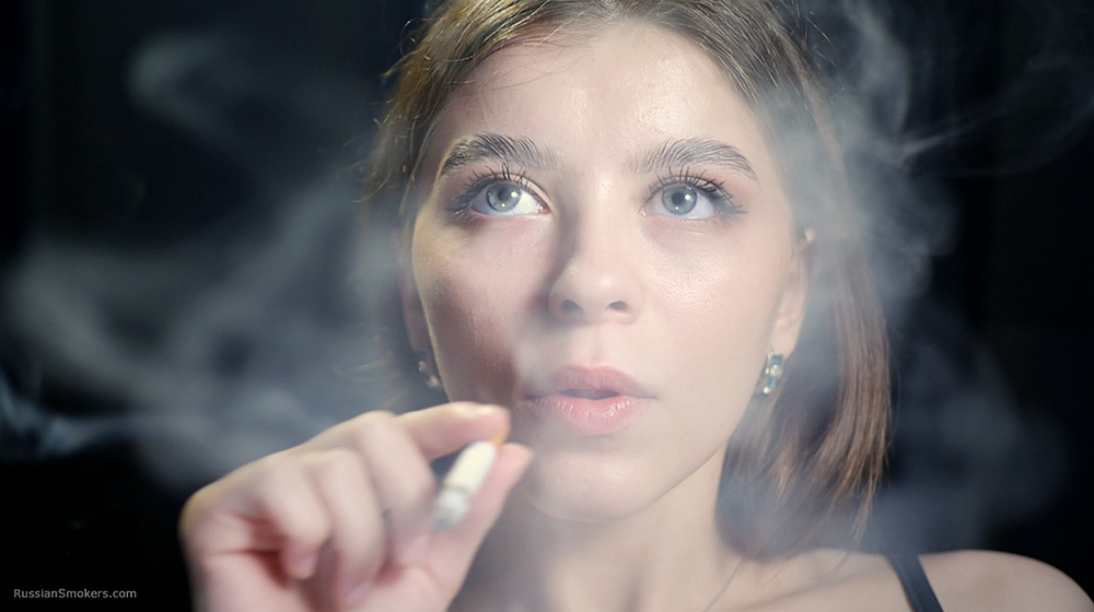 SmokersRussian's tweet photo. Sexy lady is smoking two Reds in a row
Direct link to buy this clip: 
https://t.co/AGYyOljsvV
#girl #pretty #young #sexy #fetish #smoker #babe #video #clip  #donwloadable #russian #smokers #girls #smoking #smokingfetish #amateur #inhale #exhale https://t.co/3vDvvHdhD8