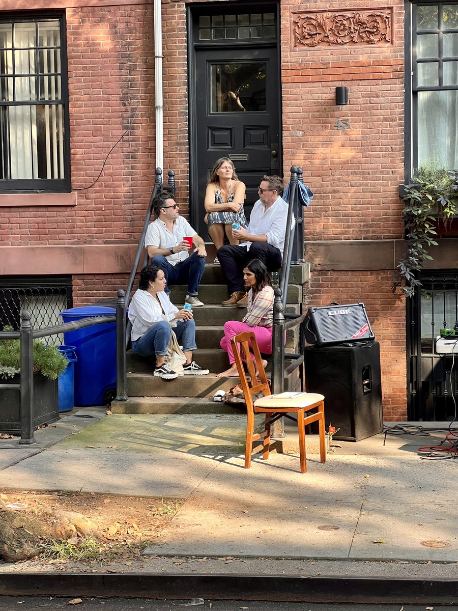 ebkent's tweet photo. #BlockParty days in September in Brooklyn are the best!
Loved reconnecting with our neighbors, with the streets no longer dominated by #parking. Served as our participation in the global #ParkingDay.
#OpenStreetsNYC #PlacemakingNYC #StreetsAsPlaces https://t.co/499RmFG6R3