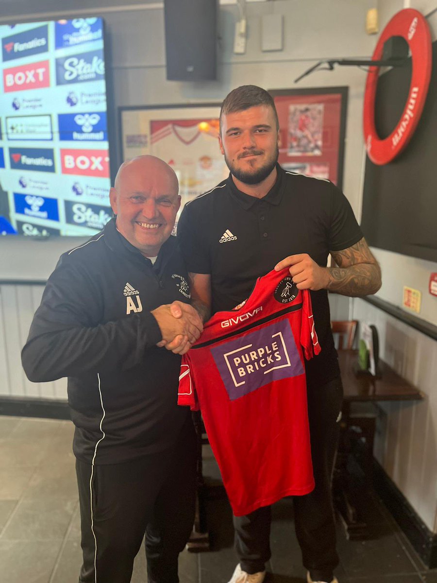 CradleyTownDCW's tweet photo. Last for today ! A very warm welcome to our new 1st team coach Shaun Clews 👏👏 Shaun as worked with me as soon as the season ended last year and all through pre season on our new formation and tactics for the season ahead. He’s a fantastic addition to the management. https://t.co/mqChSY2T20