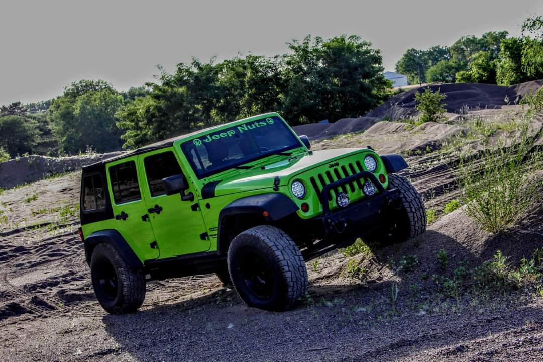NutsJeep's tweet photo. Quad city chapter. #jeepnuts #nutssticktogether #jnfl https://t.co/ItMj99E5NF