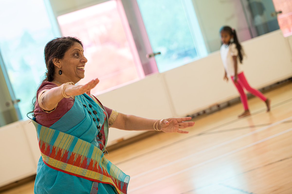 MEET OUR TEACHERS!🌟

Meet Smita Vadnerkar! As Artist Director and Founder, Smita continues to develop the next generation, sharing her passion of dance with all her students! She is also a qualified Bharatanatayam teacher, teaching from Primary Grade to Grade 6.