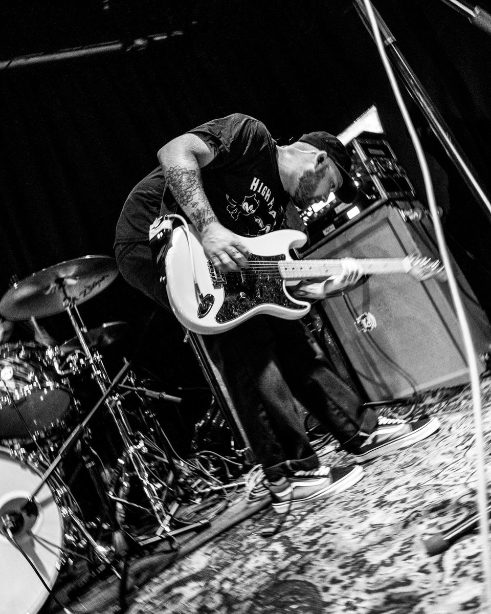 𝚒’𝚖 𝚓𝚞𝚜𝚝 𝚊 𝚐𝚑𝚘𝚜𝚝 𝚒𝚗 𝚖𝚢 𝚘𝚠𝚗 𝚜𝚔𝚒𝚗, 𝚊 𝚏𝚎𝚎𝚕𝚒𝚗𝚐 𝚒 𝚌𝚊𝚗’𝚝 𝚠𝚒𝚗.

📸: <a href="/moralxdecay/">lib malandrone</a>