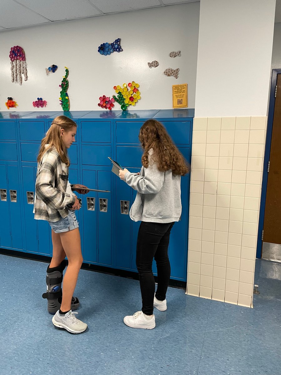 Ms. Grula’s class raced to find biomolecules in a scavenger hunt🔎 #AACPSAwesome <a href="/IMChesapeakeHS/">Chesapeake High School</a>