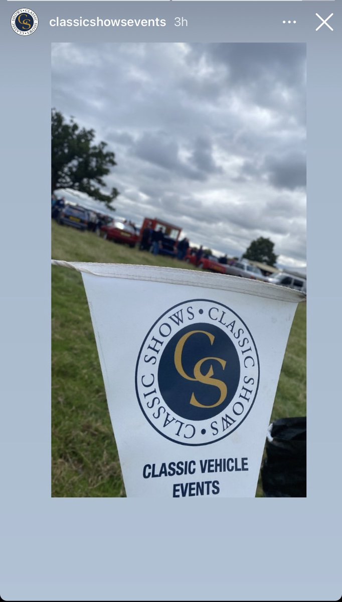 Great day today at Bodrhryddan Hall Classic Car show with @CraigHughes666 and Mrs H 🏴󠁧󠁢󠁷󠁬󠁳󠁿😊👍<a href="/classicshows/">Classic Shows.</a> #classiccars #volvo #volvo240  #suzukiCappuccino #shibainu #volvo140