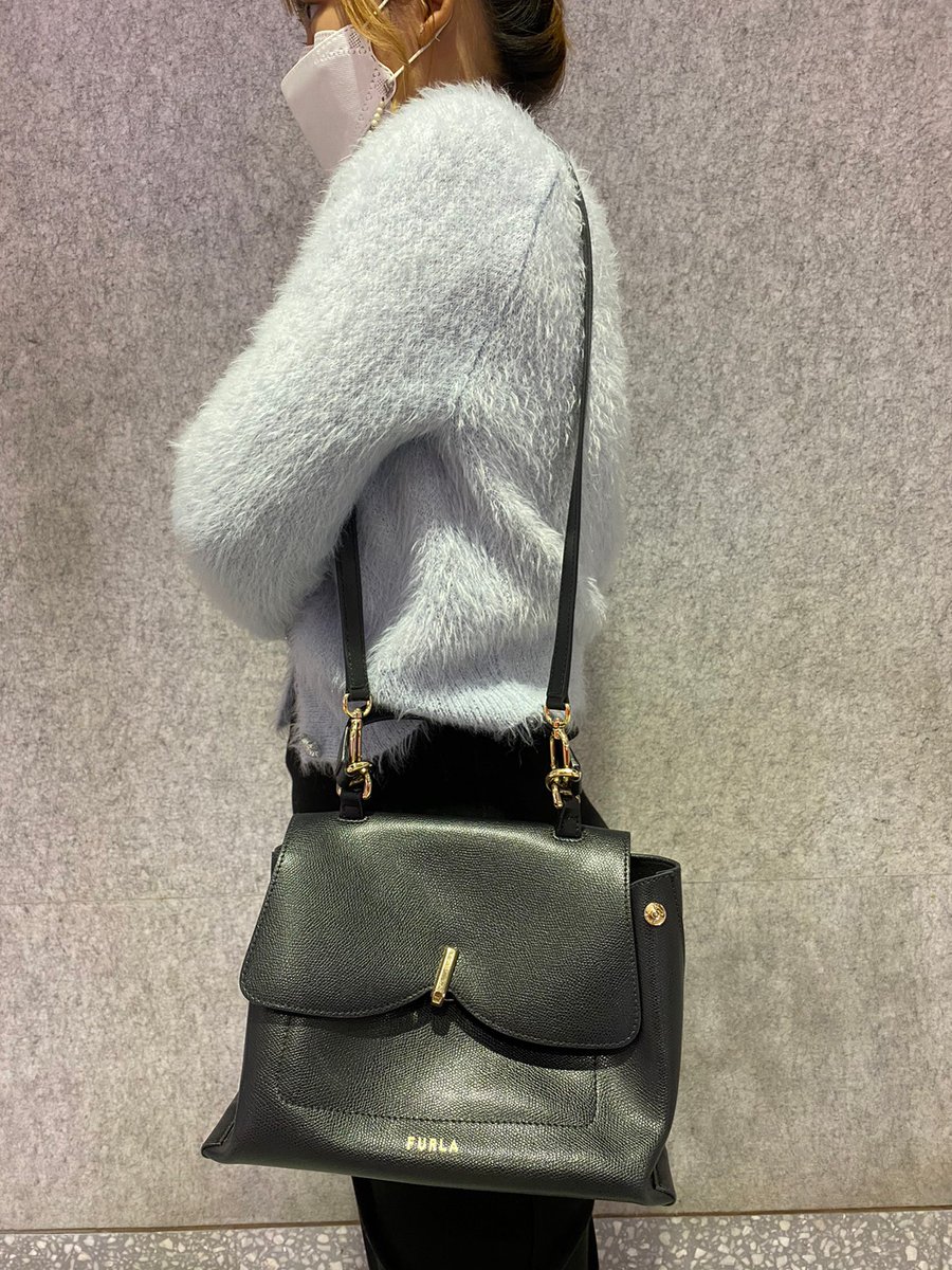 teddy_2504's tweet photo. 👜ส่งต่อกระเป๋า มีตำหนิบางใบ บางใบสวยกริบ ✨
📦:ค่าส่ง50บาท.ทุกใบ
#ส่งต่อ #ส่งต่อกระเป๋า #ส่งต่อกระเป๋าสะพาย #กระเป๋าสตางค์ #LYN #guess #FUALA #ส่งต่อเสื้อผ้ามือ2 #ส่งต่อเครื่องสําอาง #กระเป๋ามือสอง #กระเป๋าเกาหลี #กระเป๋าตัง #กระเป๋าถัง #ส่งต่อกระเป๋าผ้า https://t.co/JBG5Xok0I9
