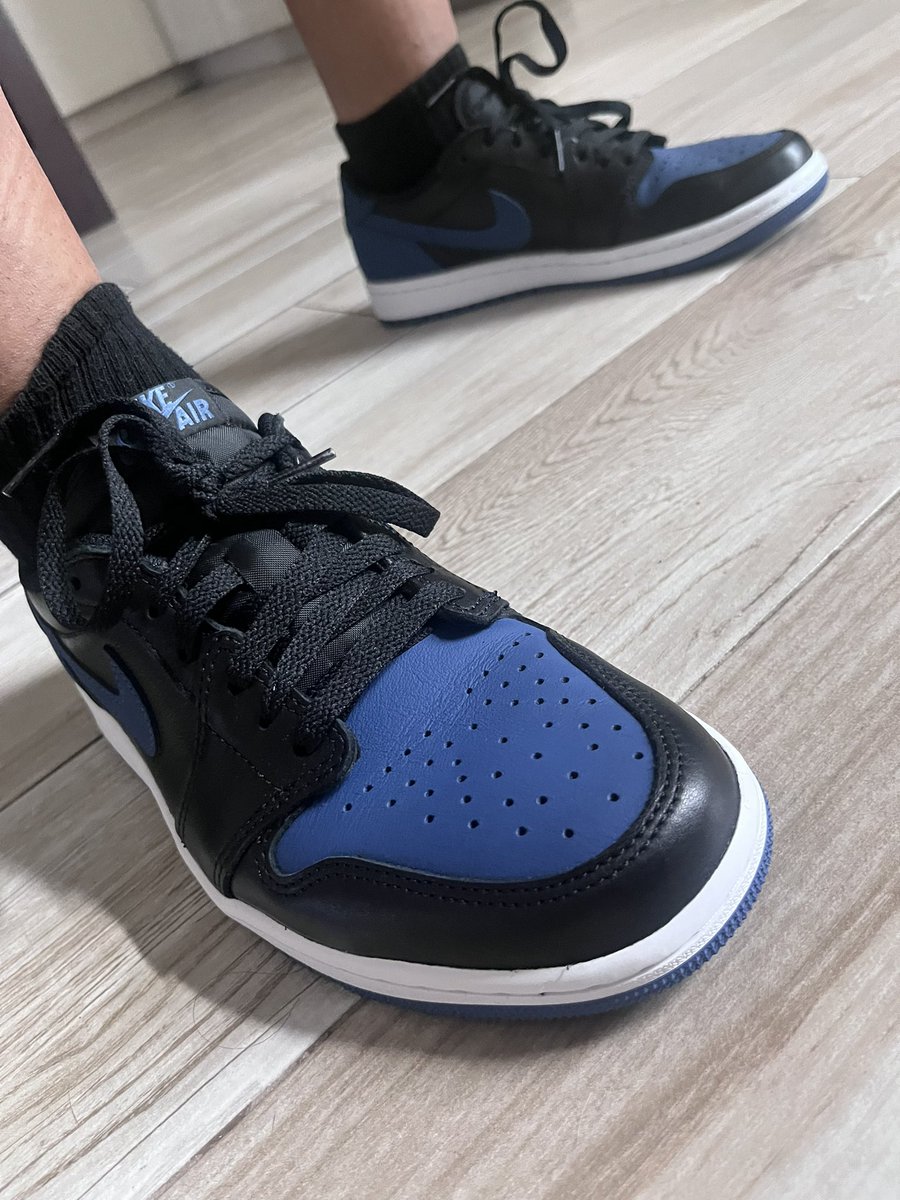 Michael45170542's tweet photo. 🎶 ride clean I don’t even take the shoes off🎶 #sundaystatus ✌🏼😎🙏🏼🙌🏼 #jordan1 #sneakers #kotd #nike https://t.co/6Mfa6IhgfR