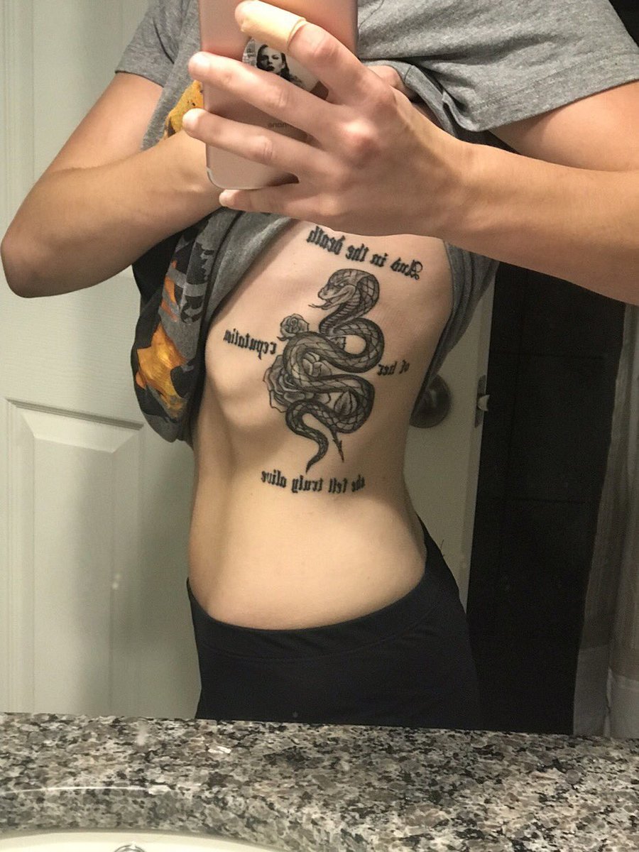 PaperRingsTS13's tweet image. #StoriesForSwift Hi, I’m Christa and my favorite album/era will have to be reputation because, for one it’s just the most ICONIC album/era to ever exist. And for two I’m just overly obsessed with the entire album 🖤🐍 #repstanforever @taylorswift13 @taylornation13