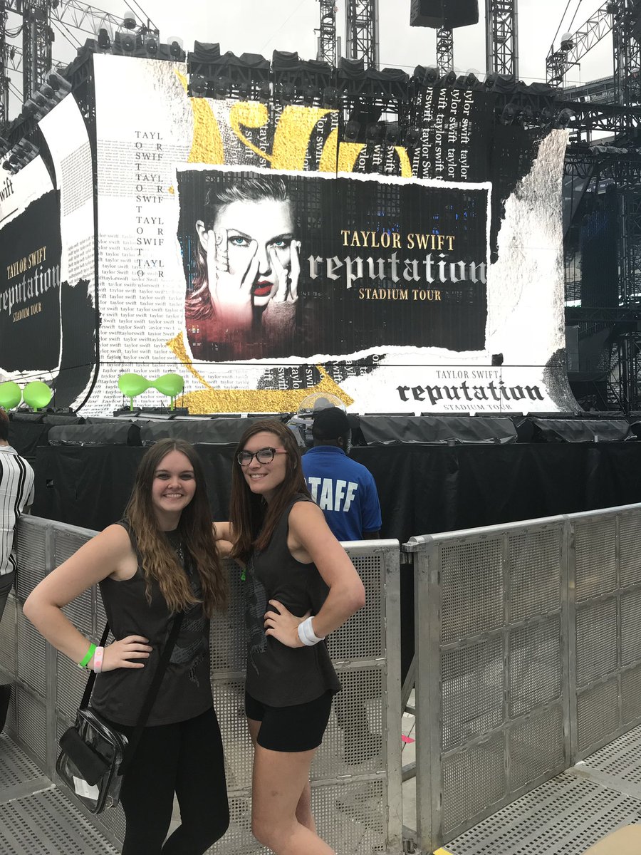 PaperRingsTS13's tweet image. #StoriesForSwift Hi, I’m Christa and my favorite album/era will have to be reputation because, for one it’s just the most ICONIC album/era to ever exist. And for two I’m just overly obsessed with the entire album 🖤🐍 #repstanforever @taylorswift13 @taylornation13