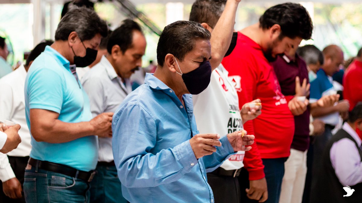 JES_medios's tweet photo. Segundo Servicio Dominical | Hemos tenido circunstancias adversas, pero Dios ha sido fiel y Él ha sido nuestro sustento, ha sido pan y agua que ha fortalecido nuestras vidas en los momentos más difíciles. 🙌🏻🤍
#JesucristoEsperanzaSegura
#JesúsEsElCamino
#JESTV https://t.co/3kGbdYbcYO