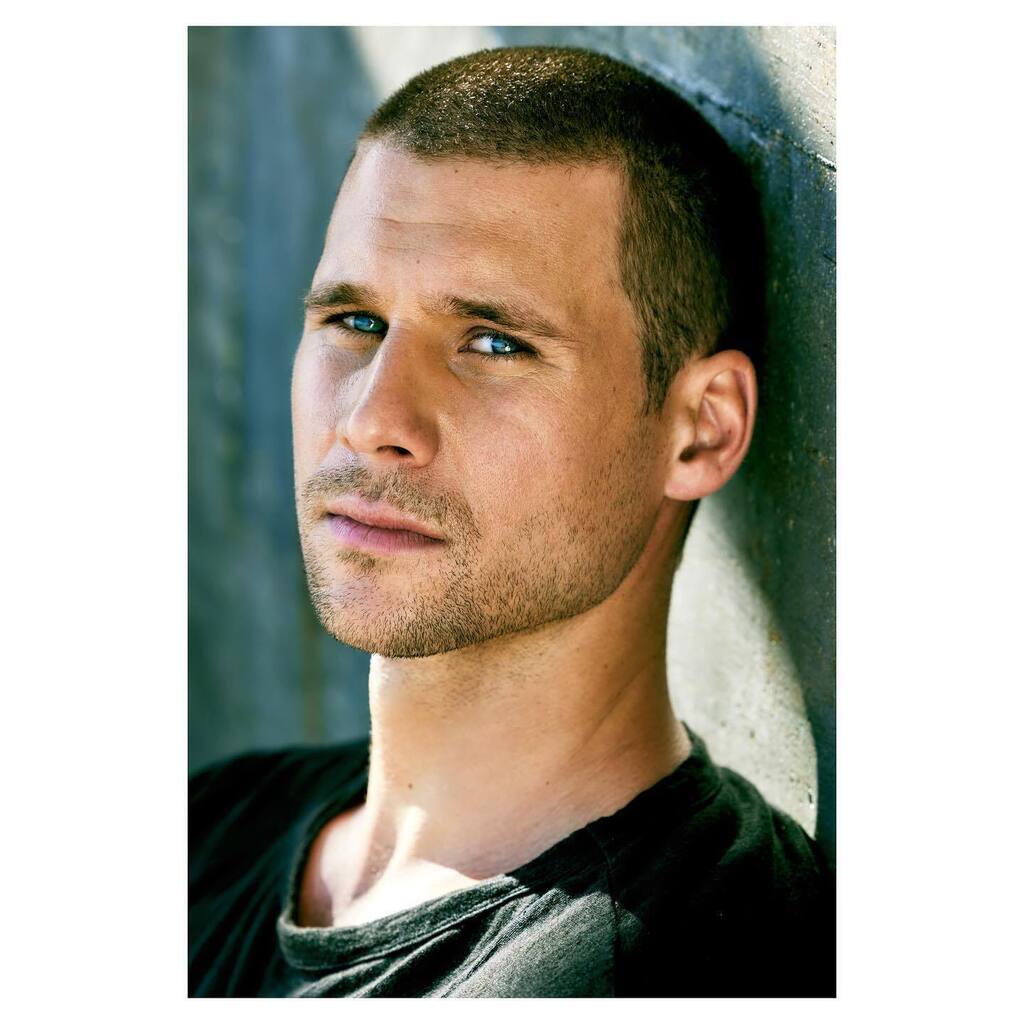 Always nice to hang with a mate 🇦🇺 <a href="/andrew/">Andrew Dorsey</a>.creer 🎭
.
.
.
.
.
.
@paulsmithphotography 📷 
.
.
@profotousa @captureonepro <a href="/canonusa/">CanonUSA</a> #andrewcreer #aussiesinla #lethalwepon #fourward #suebarnett #australianactor #editorial #losangeles #hollywood #portrait #actor #paulsmith #pauls…