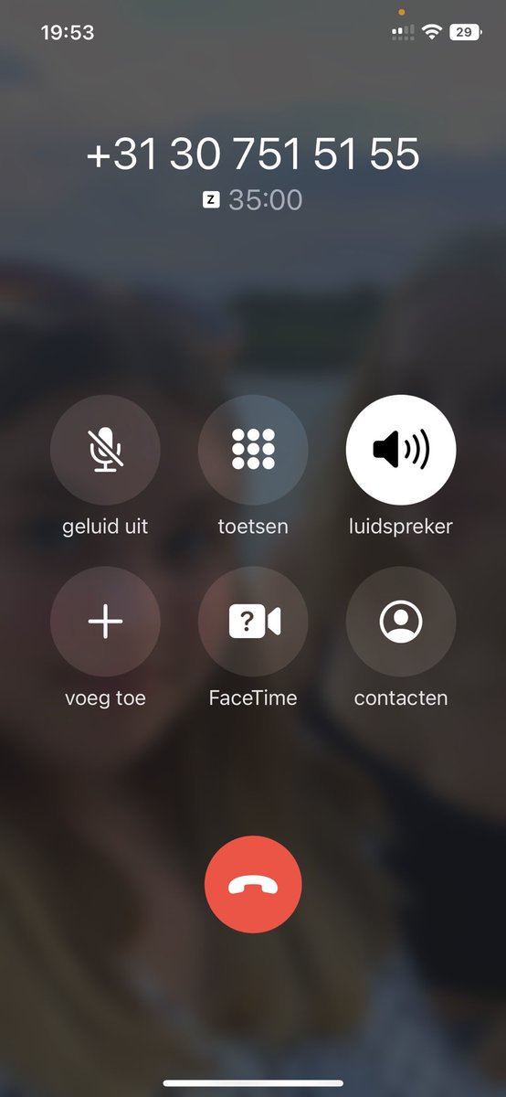 Judith77's tweet image. En na 35 minuten nog geen antwoord op mijn vraag wat een kaartje kost van Susteren naar Den Bosch… #vergetendoorklantenservice @NS_online