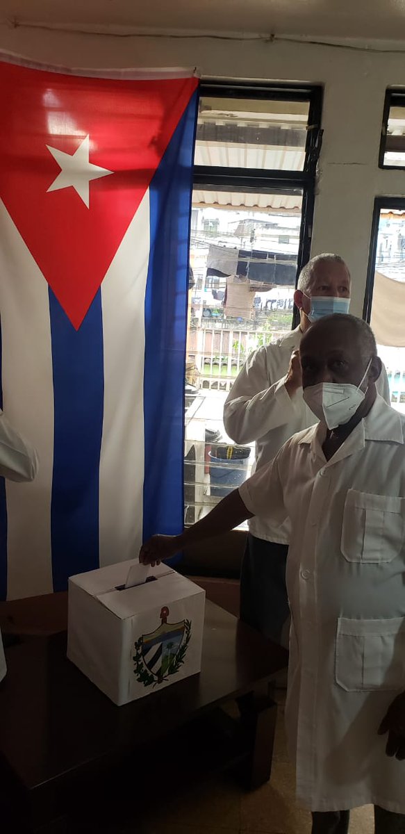 BmcSpn's tweet photo. Nuestra Brigada Médica en Guatemala hoy desde temprano ejerció su derecho al voto .
Un voto al Si ,# por las familias ,# por la Paz ,# por el Amor 
#TuVotoCuenta 
#CubaPorLaPaz 
#CodigoDeLasFamilias https://t.co/PpXJSSbUsI