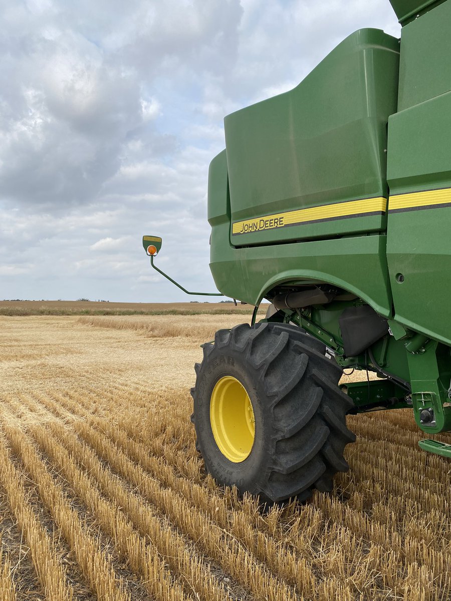 Kotyjo's tweet image. I am a 59 year old graduate from the UofS i worked for Ag Canada before i went farming full time. i have been married for 25 years and have 2 wonderful sons who are working in Canada. According to Trudeau I am an extremist that needs to be dealt with #TrudeauMustGo