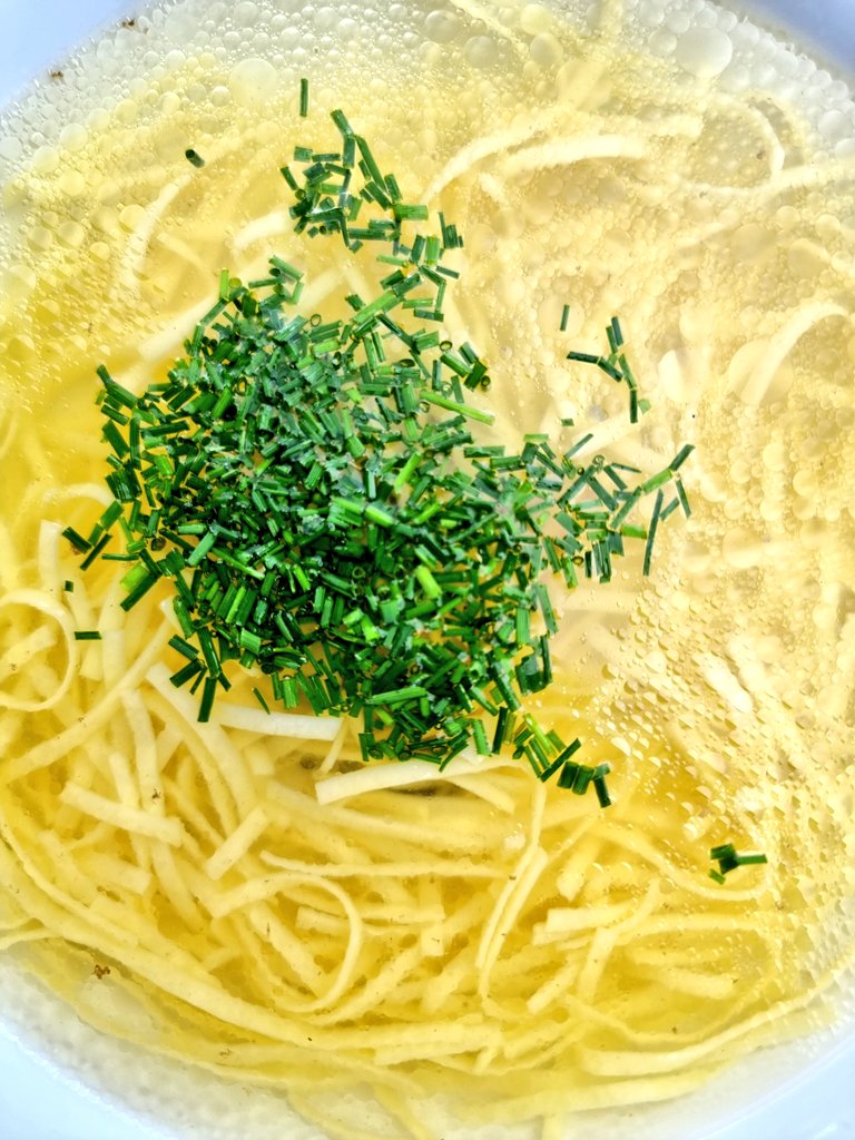 mihadajcman's tweet photo. Tudi to je #trgatev . #NaBregi
Goveja, pohano, restan, solata. https://t.co/IzNjzdnmBC