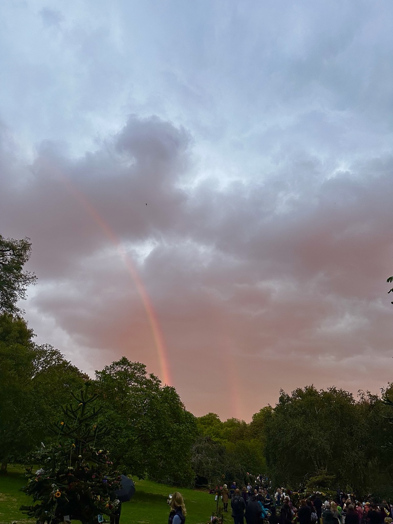 Double rainbow over Buckingham Palace.