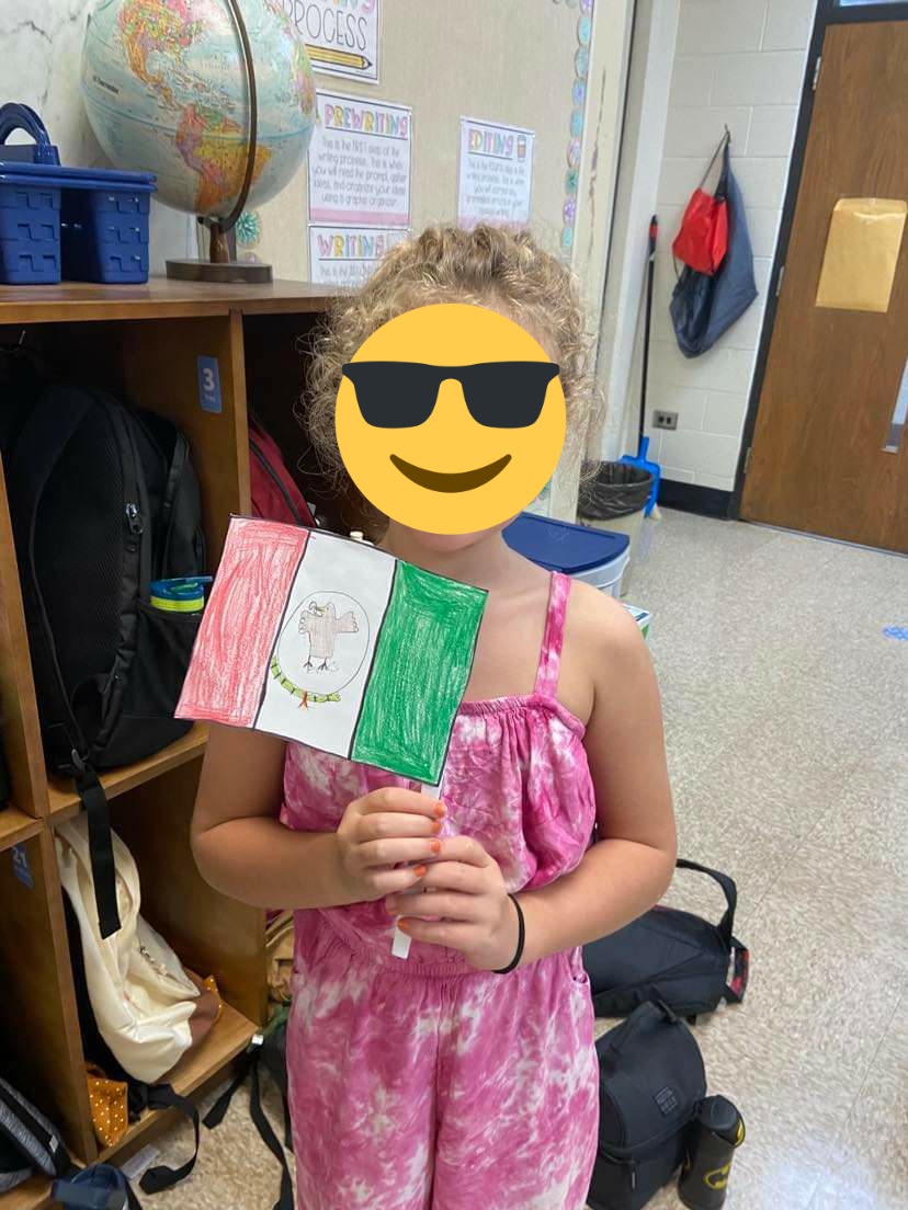 CastiStephani's tweet photo. We celebrate Mexico's Independence Day!!!!! With flags and music... Please, don't miss the beautiful Axolotl 😍 https://t.co/N33ZpwOevz