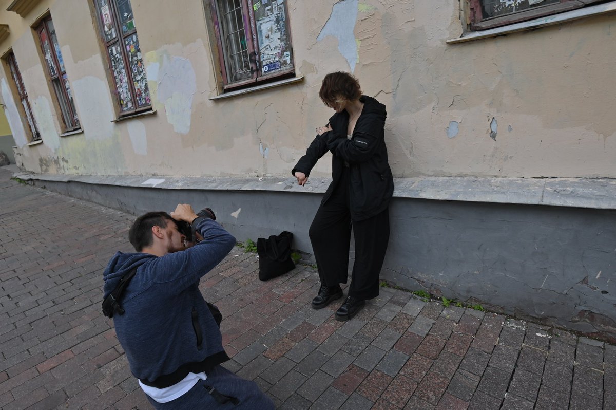 VanMitte's tweet photo. The photographer and his model

#photographer #model #streetphotography #photostory https://t.co/GKKMPcU8SC