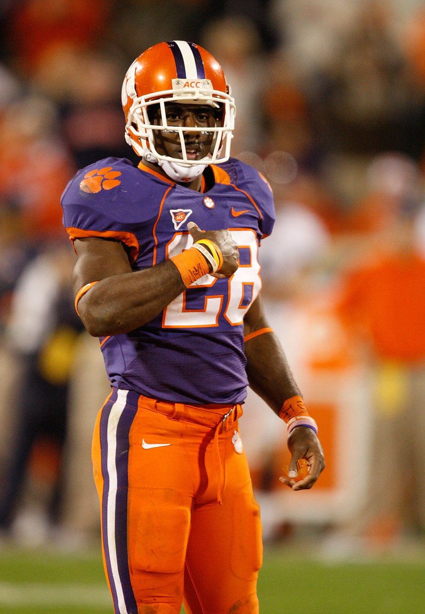 JamarionWilcox1's tweet photo. Beyond Blessed To Receive A Offer From Clemson University!!!! ⚪️🟠 

@CJSPILLER  
@ClemsonFB  
@ClemsonTigers 
@SUMOROBINSON 
@SwintClayton 
@SPaulding_FB https://t.co/DSj74CsOHS