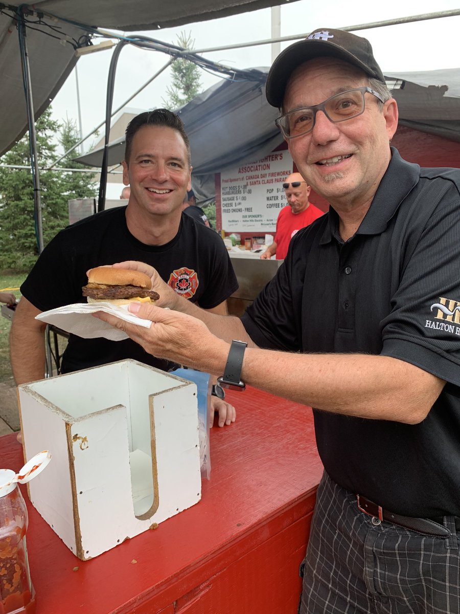 RickBonnette1's tweet image. Having a cheeseburger with fried onions from the Acton Fire Fighters Association. They are the best. #ActonFallFair firefighter Peter Palmer is one of many cooks over the weekend.