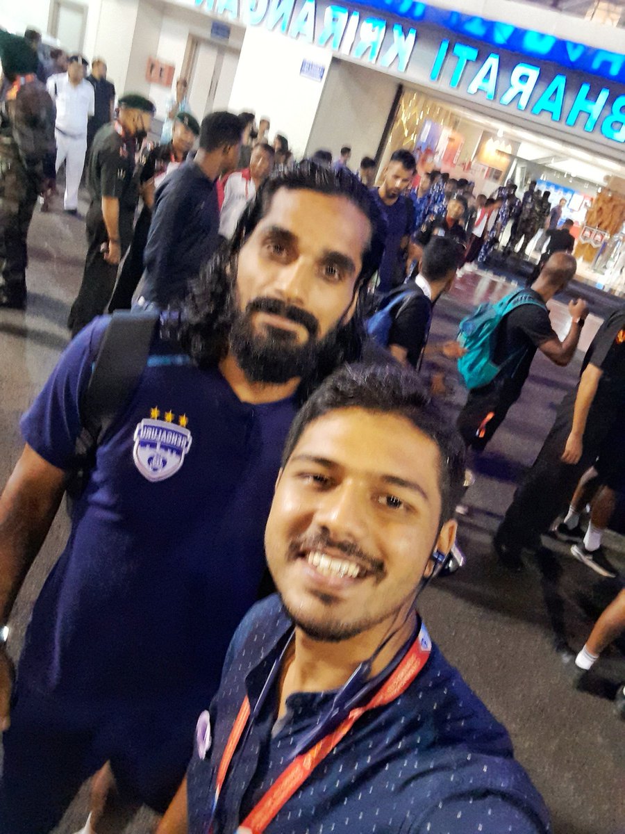 With the Man, Rock-Solid Defender of Indian Football 💪⚽️ @SandeshJhingan
Congratulations Bro, The Champion 🏆🎉
On Bengaluru FC duty, Won the Durand Cup Title.. 
#IndianOilDurandCup #FinalContest 
#DurandCup2022 #MCFCvsBFC #AIFF  
#IndianFootballForwardTogether 
#IndianFootball