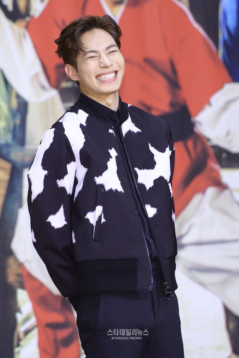 shinelikebean's tweet photo. hello, i'm back! (for those who remember this acc) i'll be posting daily pictures of hongbin's precious XD smile to brighten your days! rt to spread the word, thank you \o/ https://t.co/F54XW5TXnF