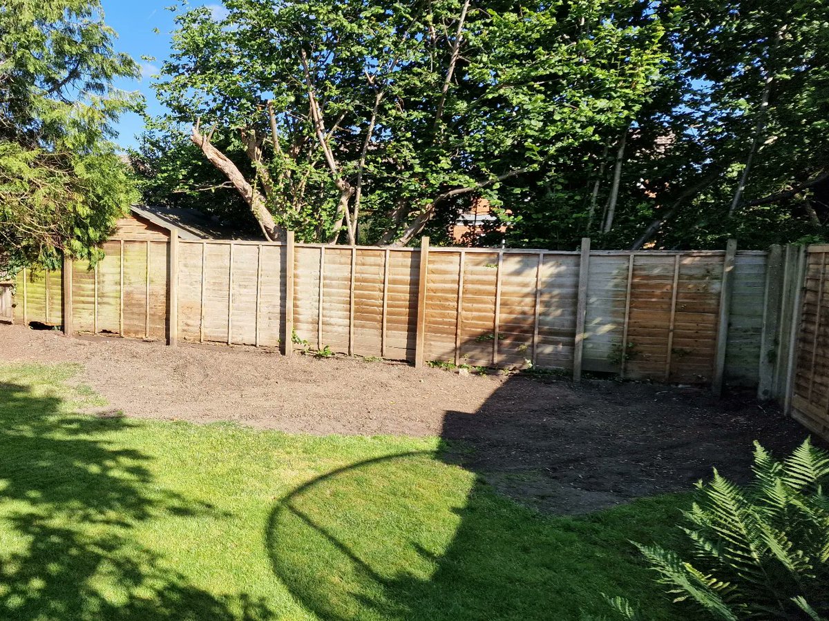 RKS_Landscapes's tweet photo. Fencing and Play Area completed for another happy customer 👍🌴 #fencing #playarea #ashtead #surrey https://t.co/wBGRcirjbi