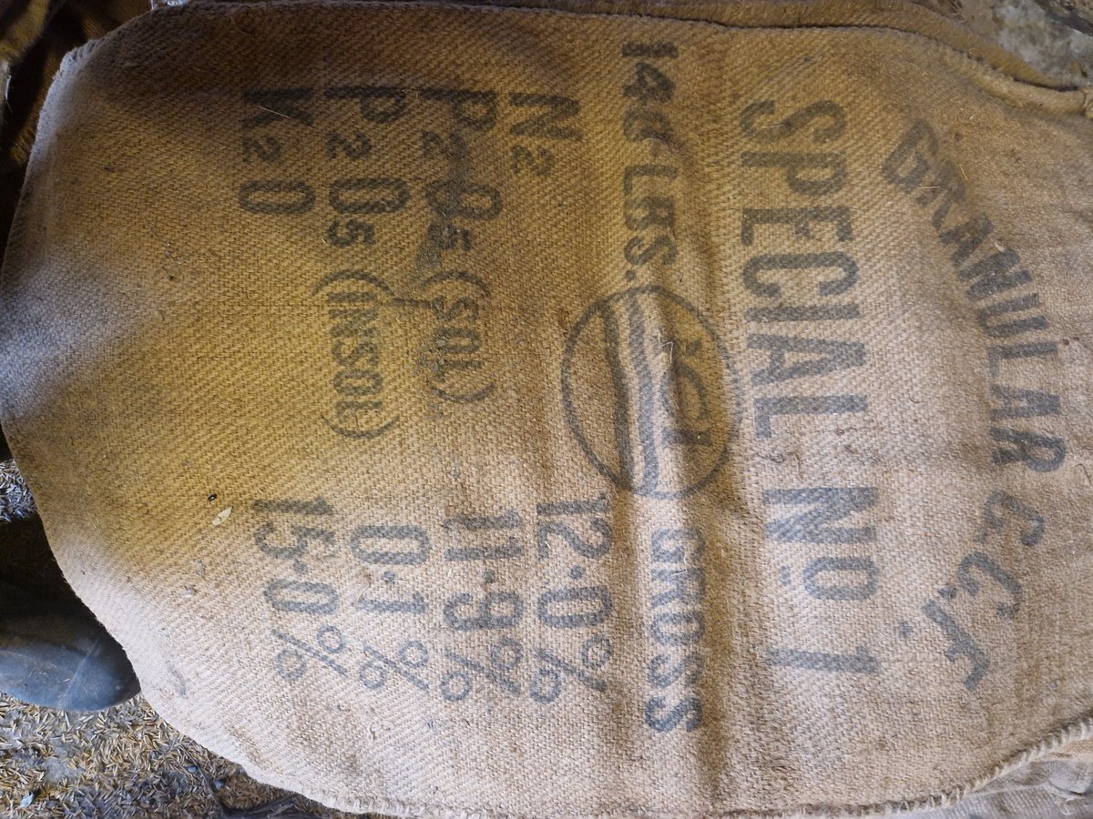 elingfarm's tweet photo. While cleaning out our old threshing barn I decided it was time to tackle the previous tenants, pre 1980s , wooden cupboard.
There must be a 100 old hessian sacks some stitched and mended others as good as new. https://t.co/YsyTs549gJ