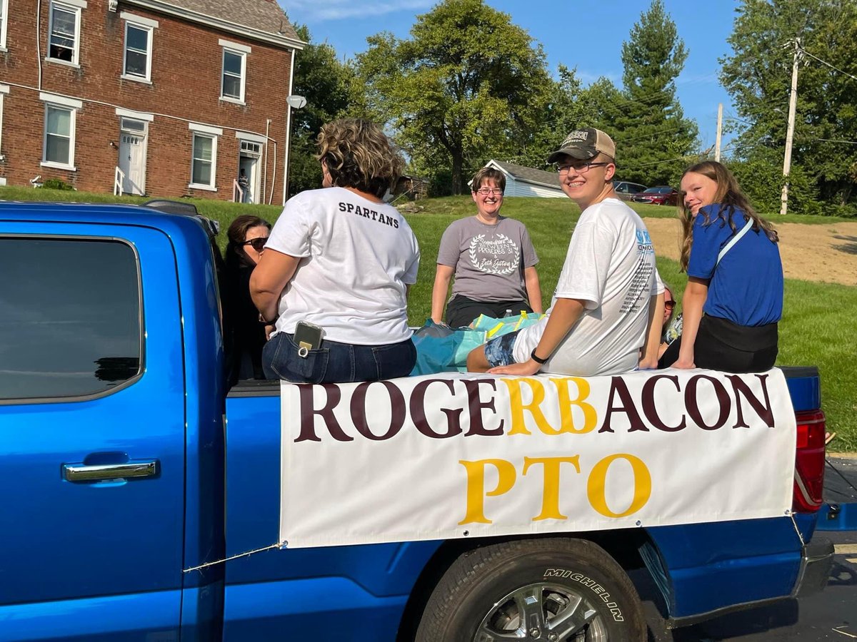 RogerBaconPTO's tweet photo. We had a great time in the Roger Bacon Homecoming Parade!! @roger https://t.co/s6EqC3dHxC