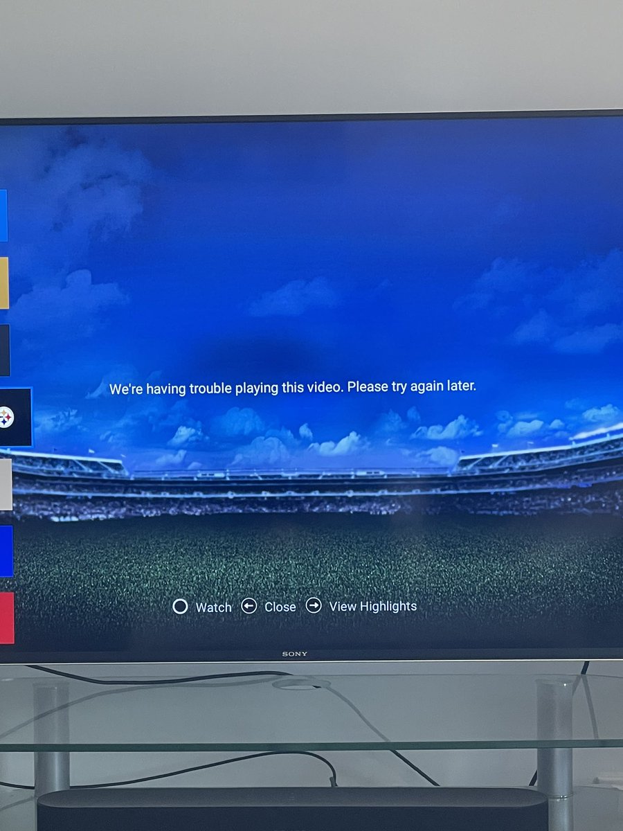 kruglyfe's tweet photo. @DIRECTV @nfl second week in a row your service has failed. This is fraud, charging customers for services that you are not able to deliver. I expect a full refund! @FTC #sundayticket https://t.co/hdOFnw2Xxr