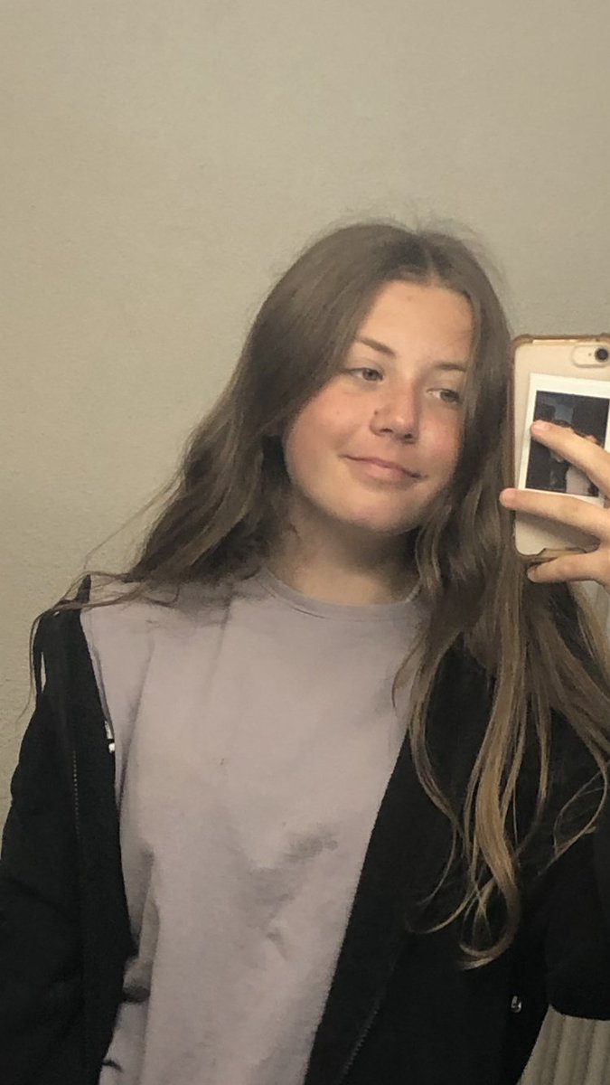 Cheyplaysmc's tweet photo. Hellloooo I love youuu sm 
      -#honktwtselfieday 
                -Rt if you love Karl https://t.co/eDuEzoMcj6