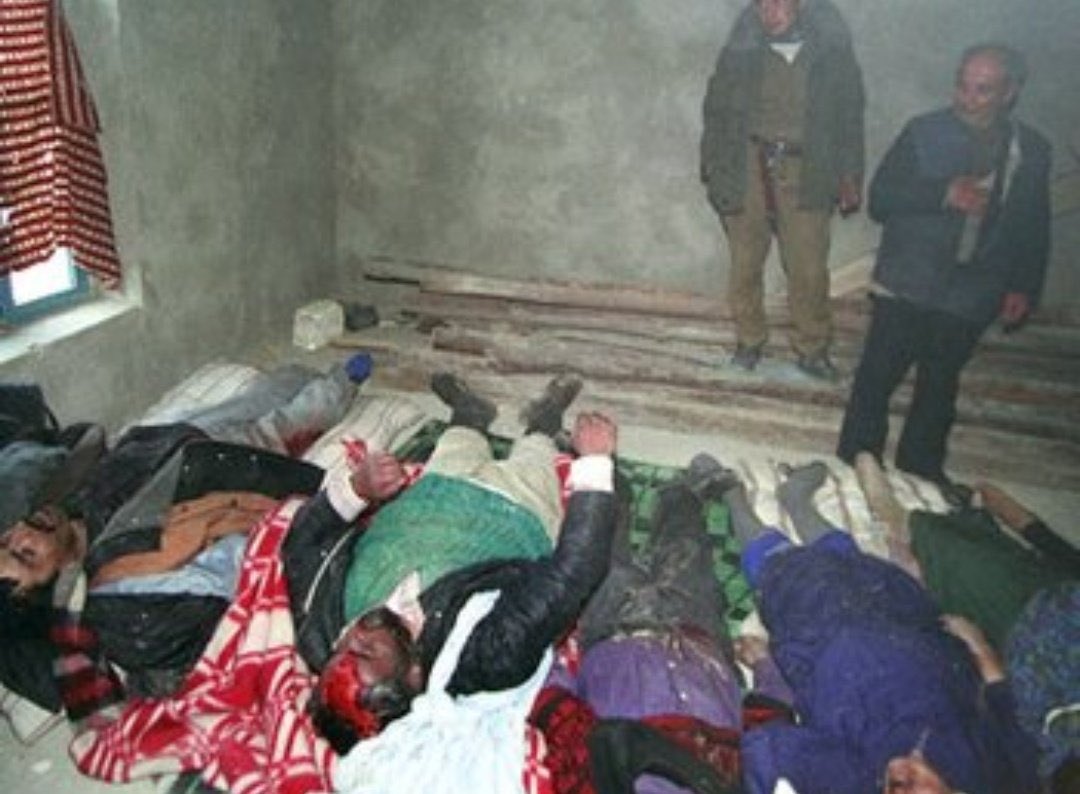 RamazansoyS's tweet photo. genocide against Azerbaijanis.  1988-1994.  just a picture.  just one of thousands of pictures
#NoPelosi
#StopArmenianAggression #KarabakhisAzerbaijan 
#StrongAze https://t.co/yK9AFRyMtx