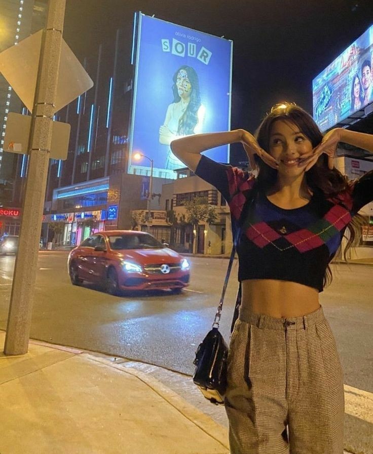 gutstrack's tweet image. 💜  A thread to remember SOUR era best moments