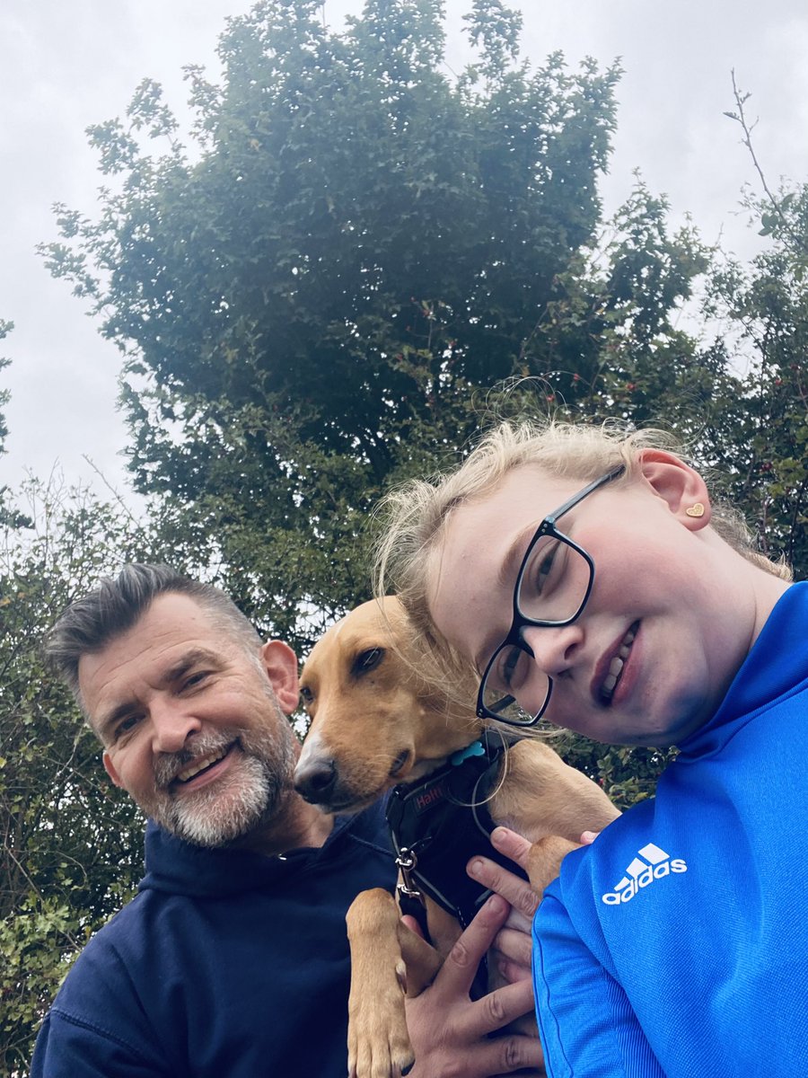 shawnleekitfc's tweet photo. Amazing afternoon walk with my little princess Yasmin ❤️
We had a beautiful stroll with my best mate Finn 🐶
Walking is so good for all of us and works for any age but most of all makes you smile 👍
#princess #walking #dadanddaughter #love #quailtytime #family #familytime https://t.co/mBlWWmJkvc